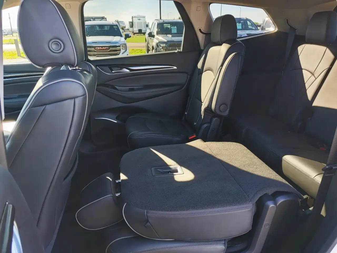 Buick Enclave снимка Buick Enclave