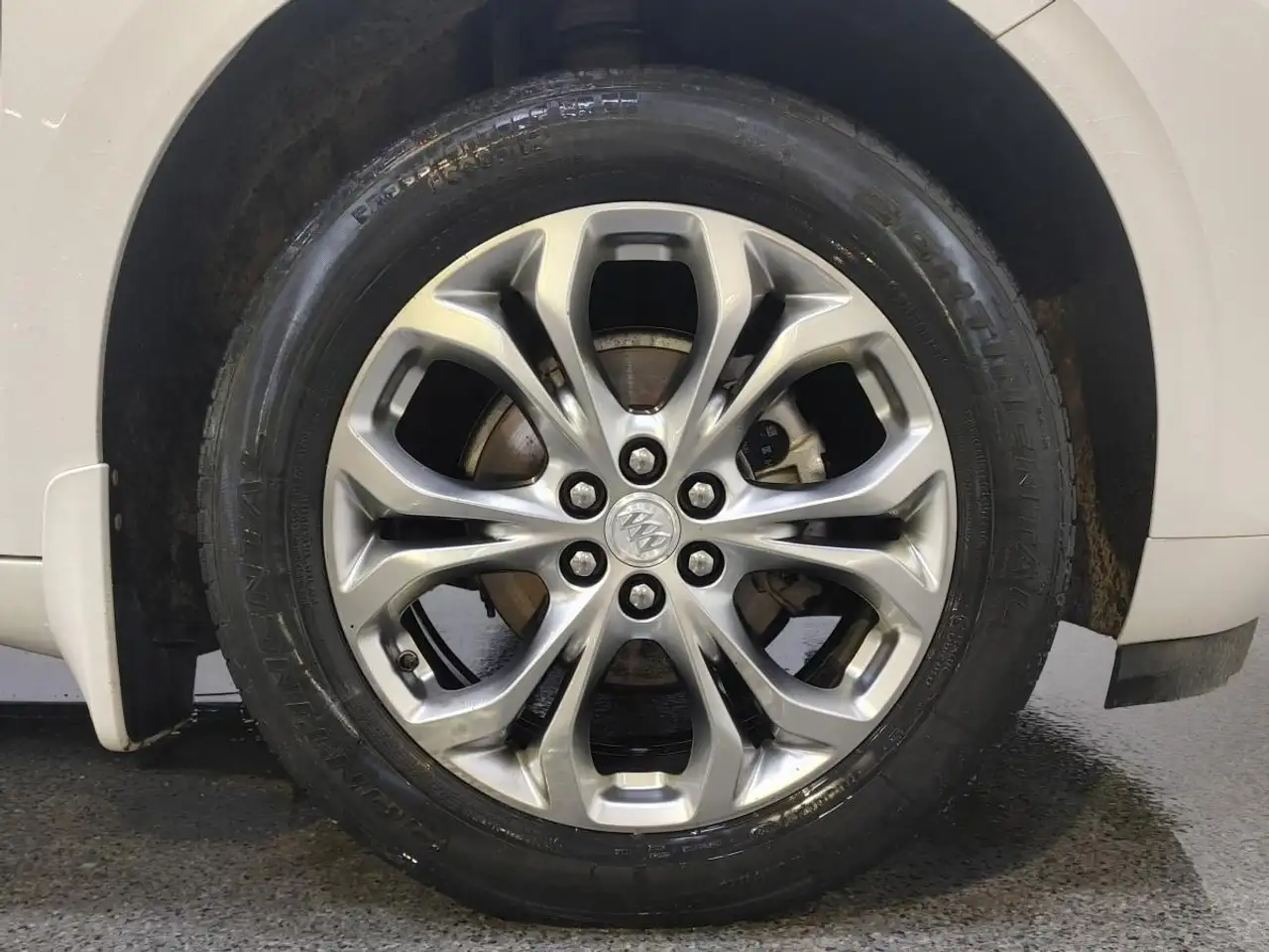 Buick Enclave снимка Buick Enclave