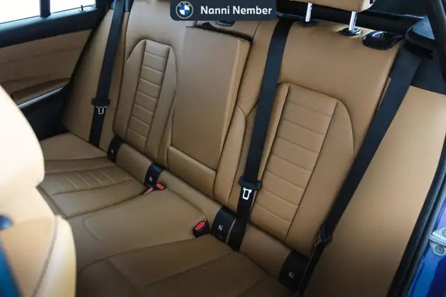 BMW 3 Series view 15