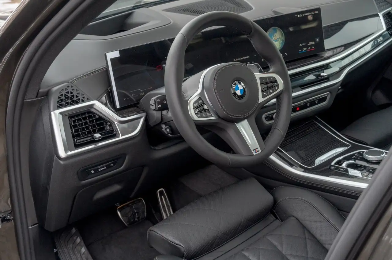 BMW X5 40d M 2026.LUFTF.PANO.DR.ASS.HUD.360.22".AHK 13