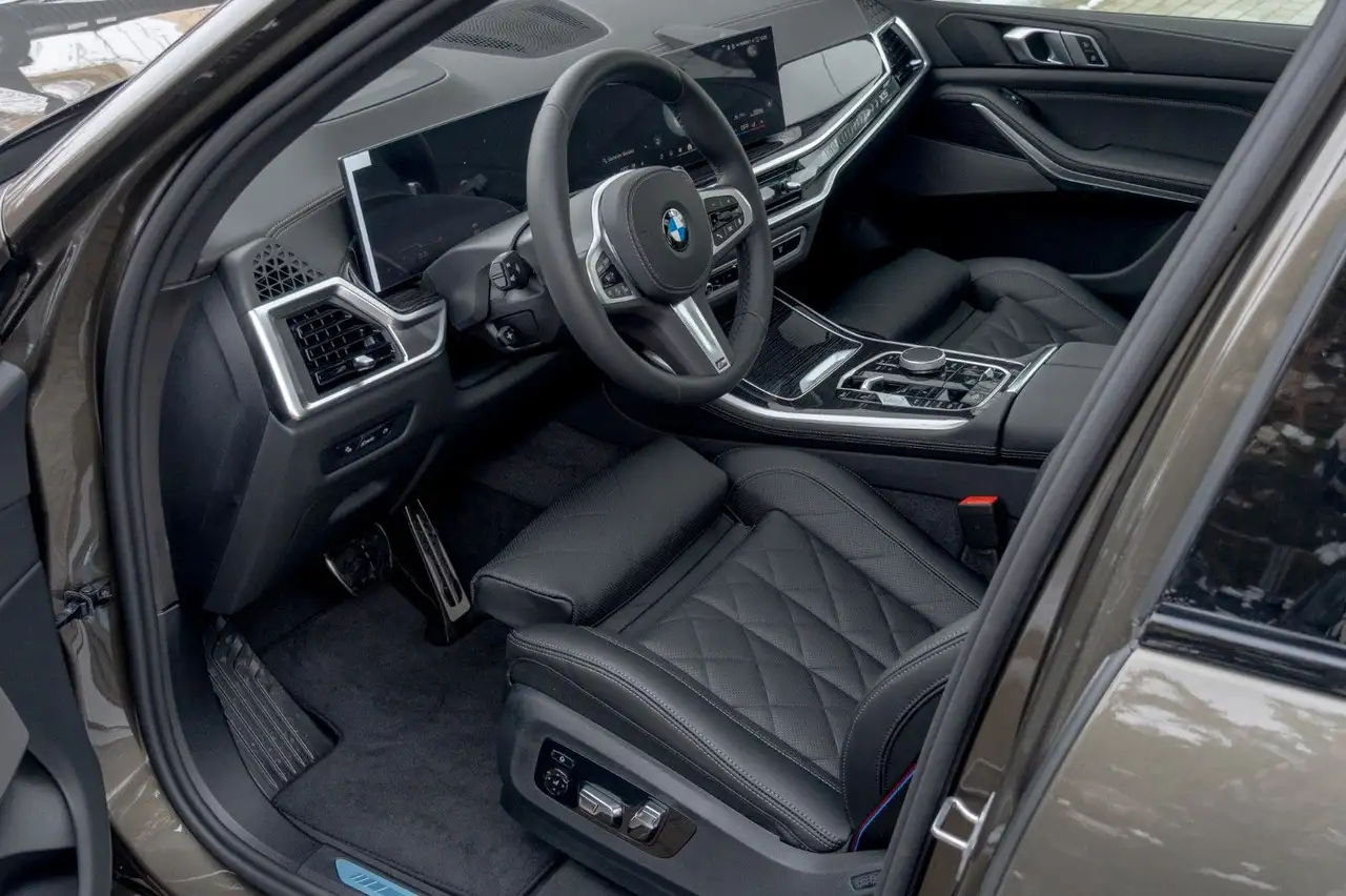 BMW X5 40d M 2026.LUFTF.PANO.DR.ASS.HUD.360.22".AHK 12