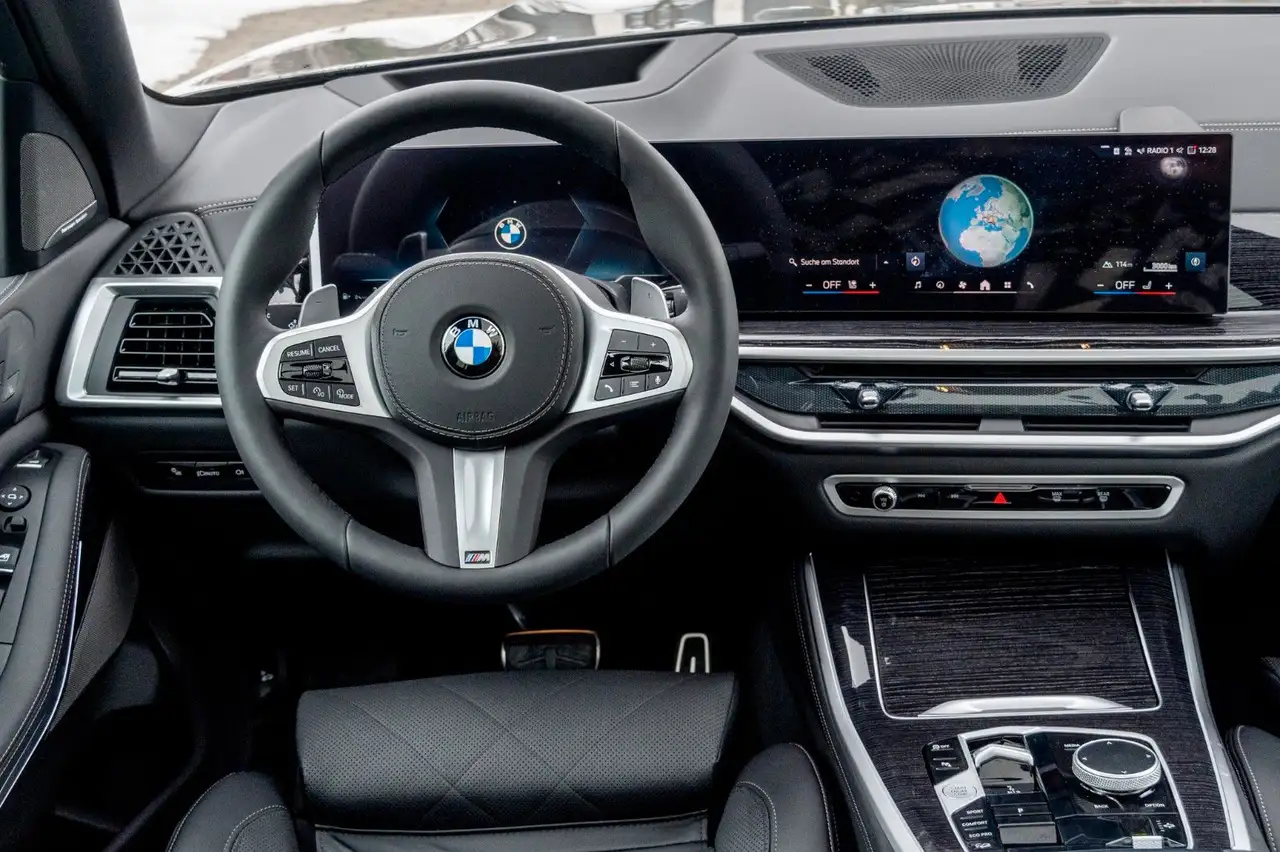 BMW X5 40d M 2026.LUFTF.PANO.DR.ASS.HUD.360.22".AHK 14