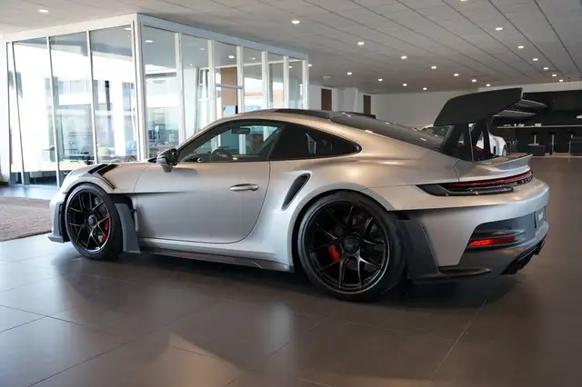 Porsche 911 view 2