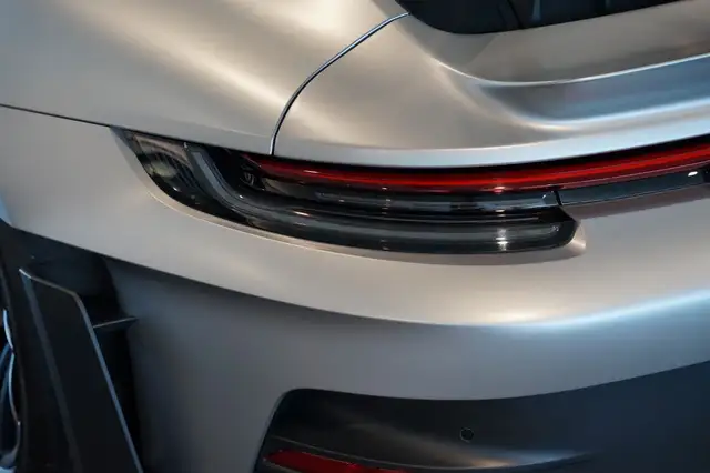 Porsche 911 view 10