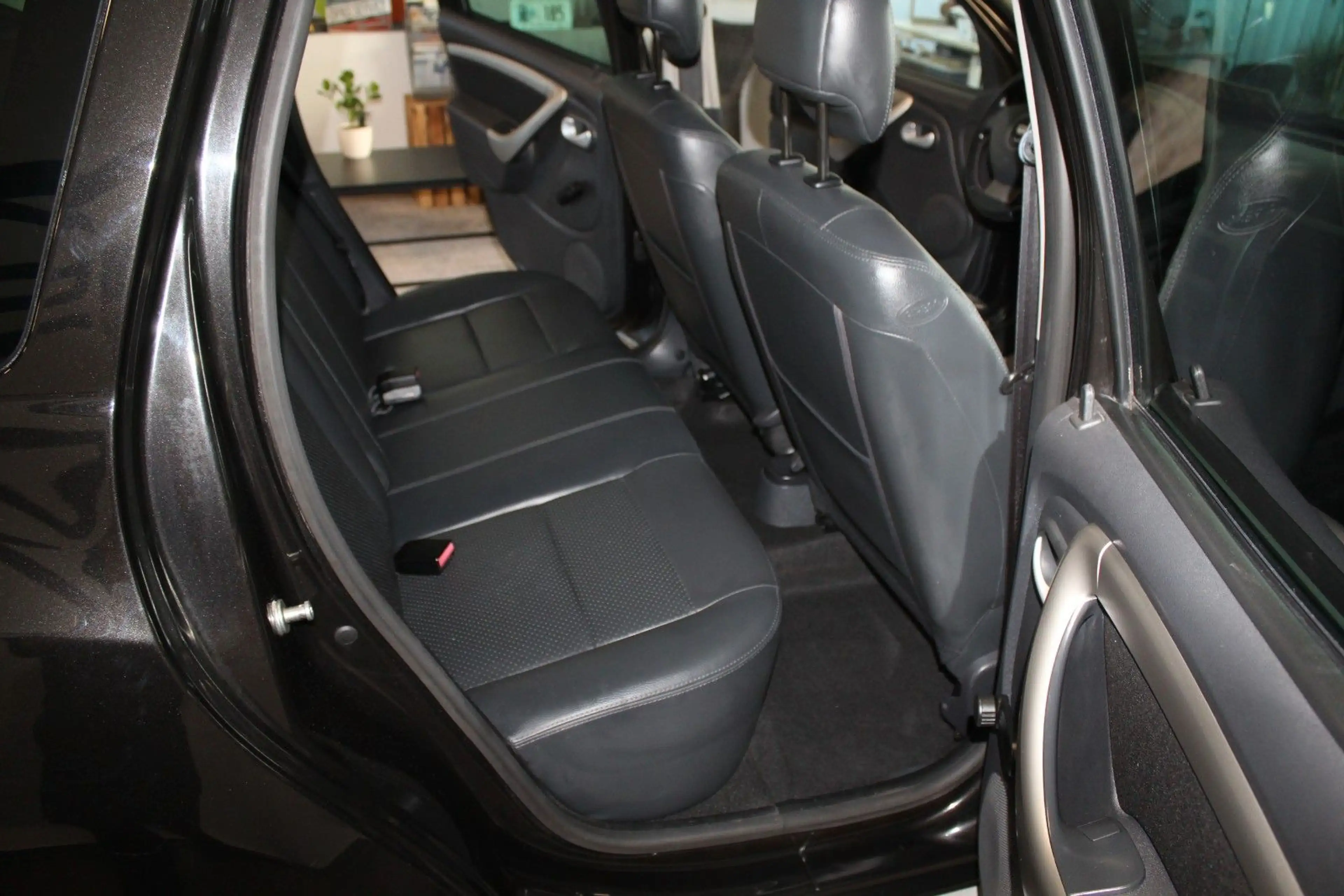 Dacia Duster I Prestige 4x2 Gasanlage von Werk — photo 11