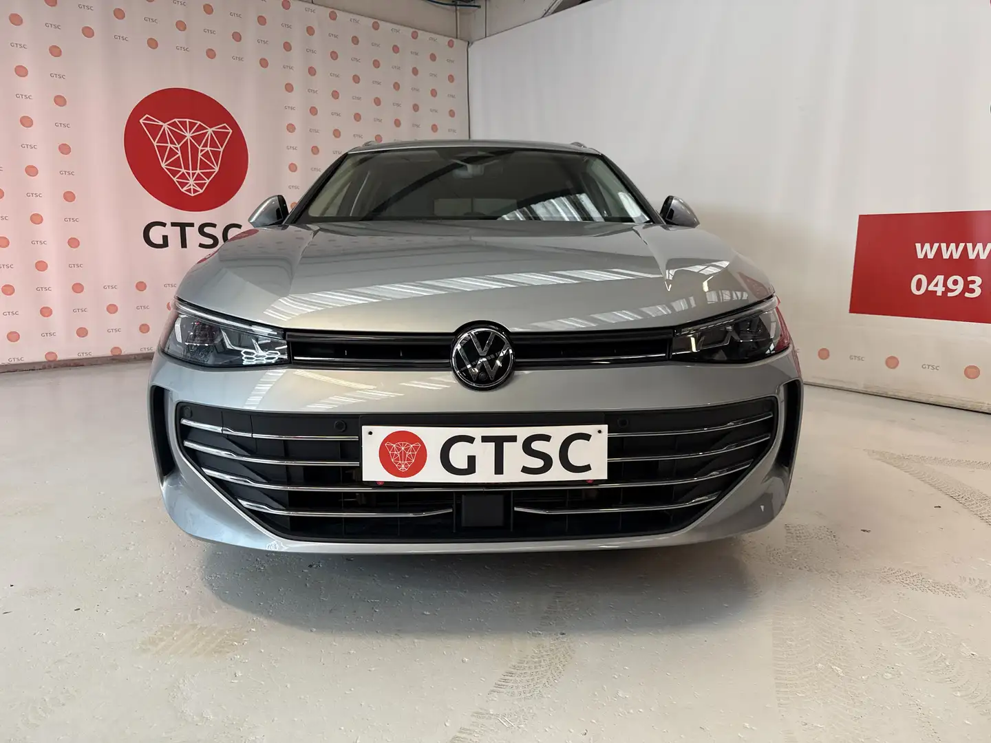 Volkswagen Passat Variant 1.5 e-Hybrid DSG ACC Carplay, 360 camera, 9 maand! Silber - 2