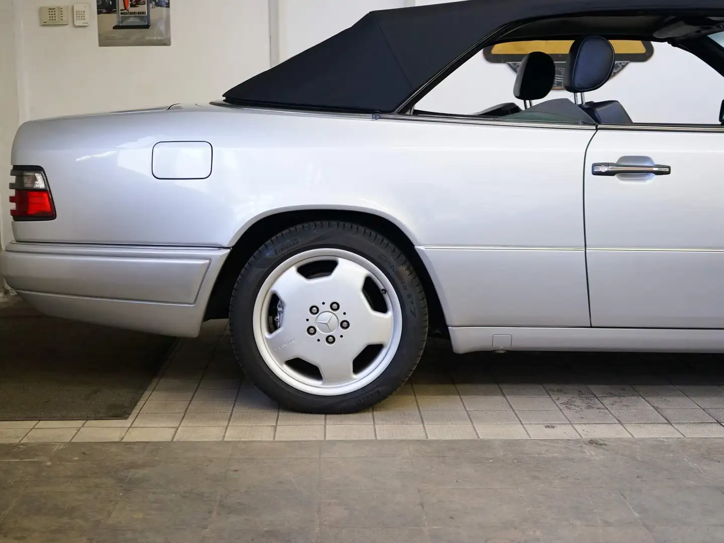 Mercedes-Benz E 36 AMG A124 W124 E320 E50 AMG Final Edition Cabrio Neu Silber - 2