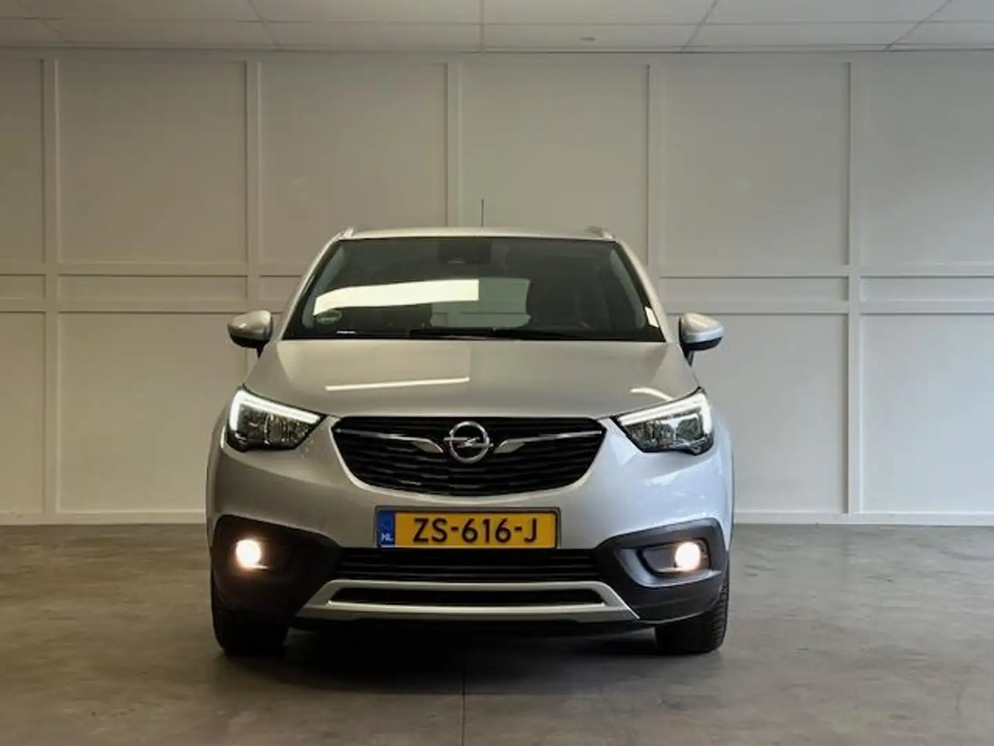 Opel Crossland X 1.2 Turbo Innovation / 2019 / Automaat / Navi / Gris - 2
