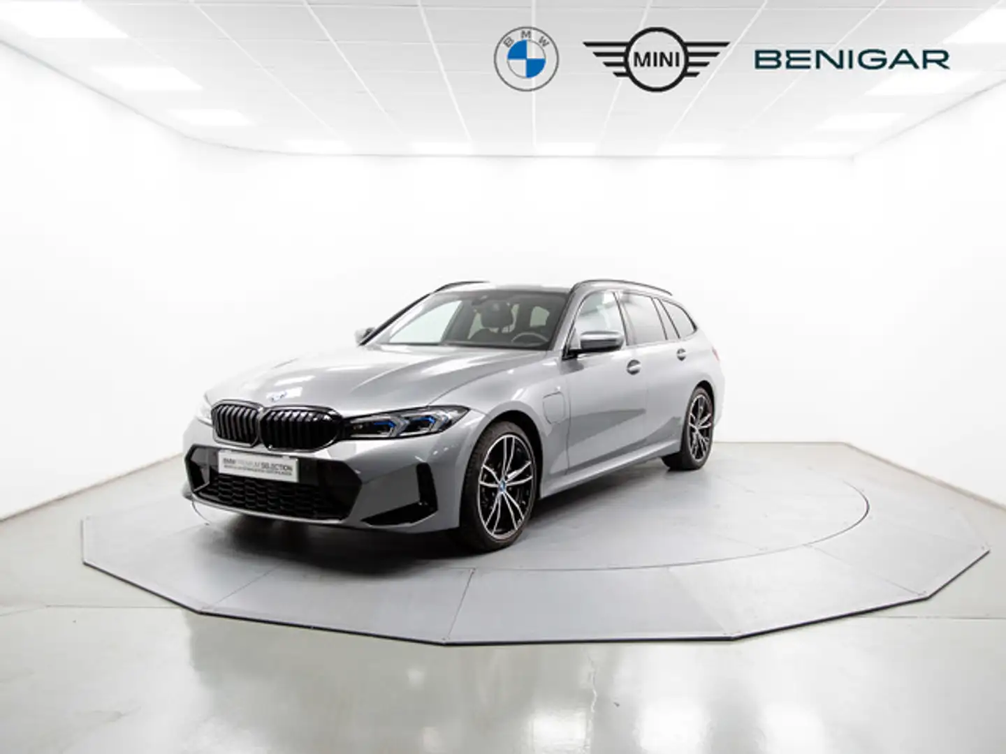 BMW 330 330e xDrive Touring Gris - 1