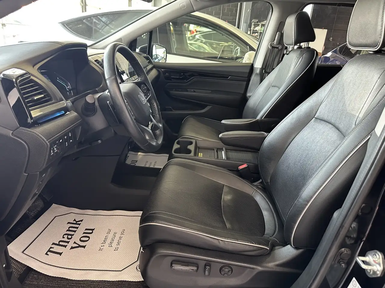 Honda Odyssey снимка Honda Odyssey