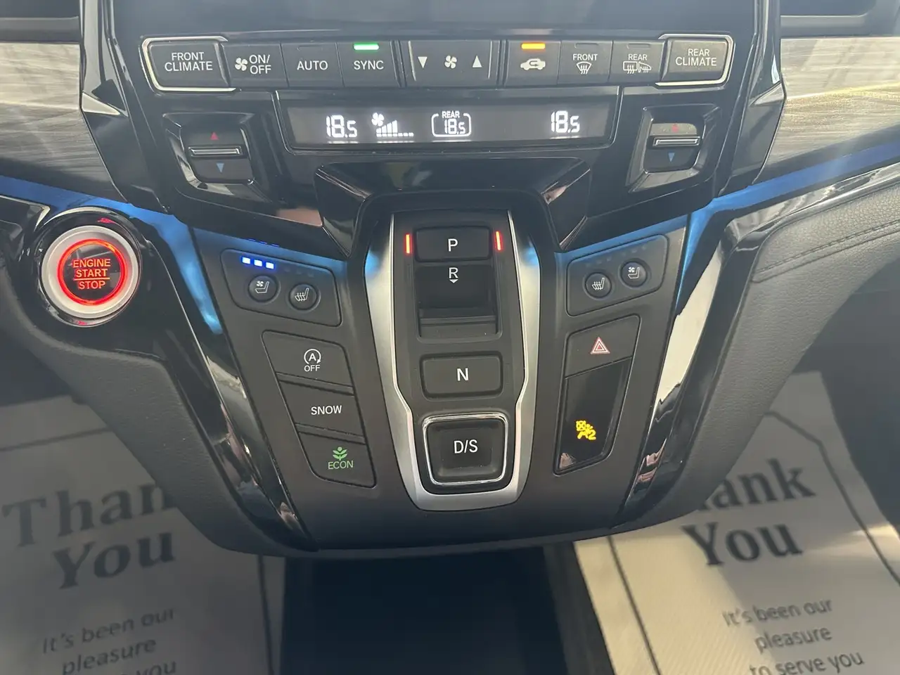 Honda Odyssey снимка Honda Odyssey