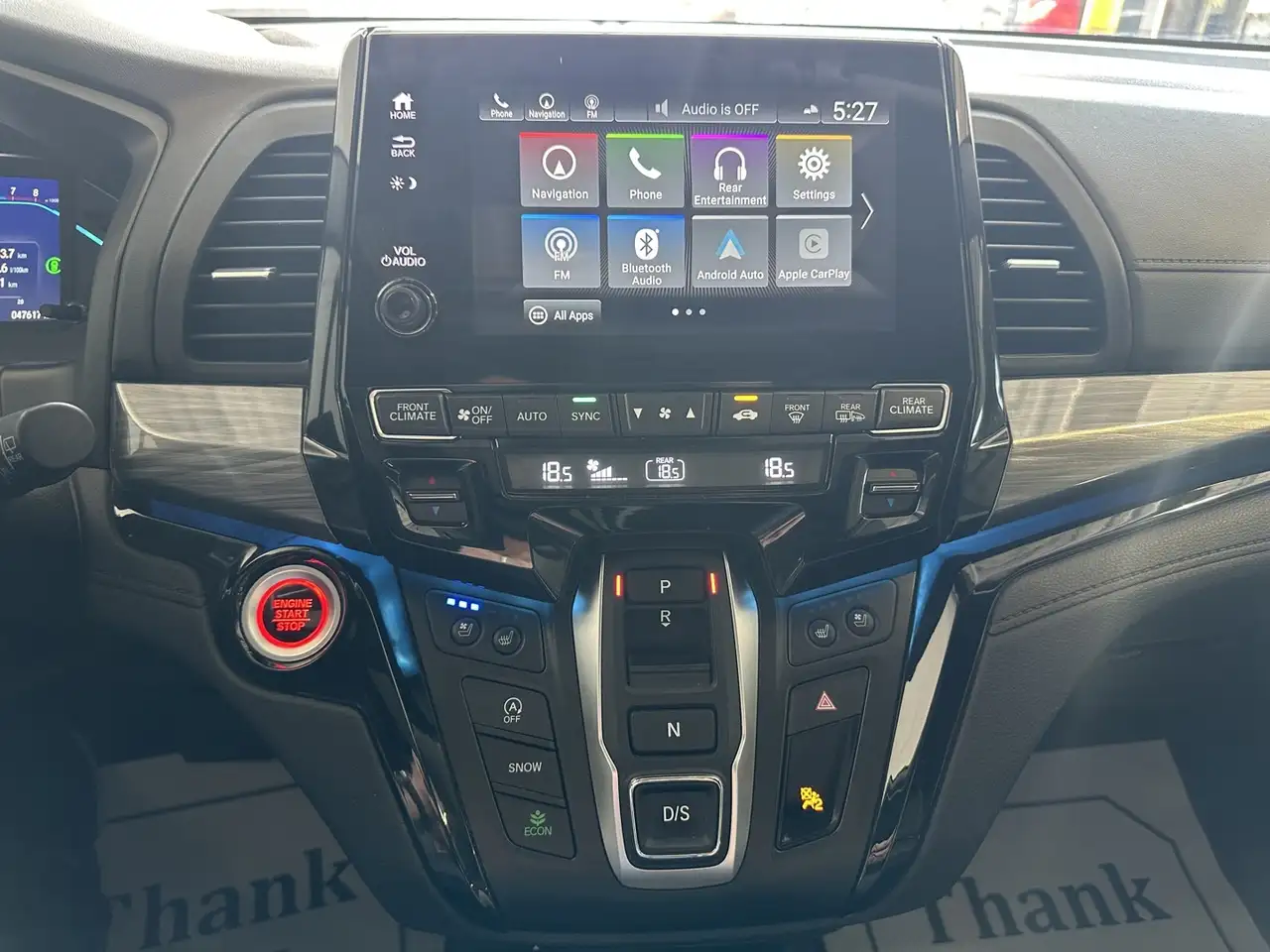 Honda Odyssey снимка Honda Odyssey