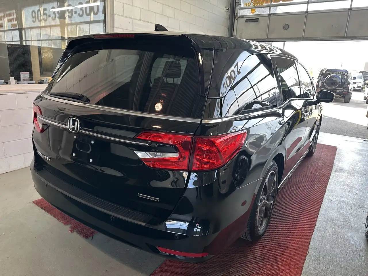 Honda Odyssey снимка Honda Odyssey