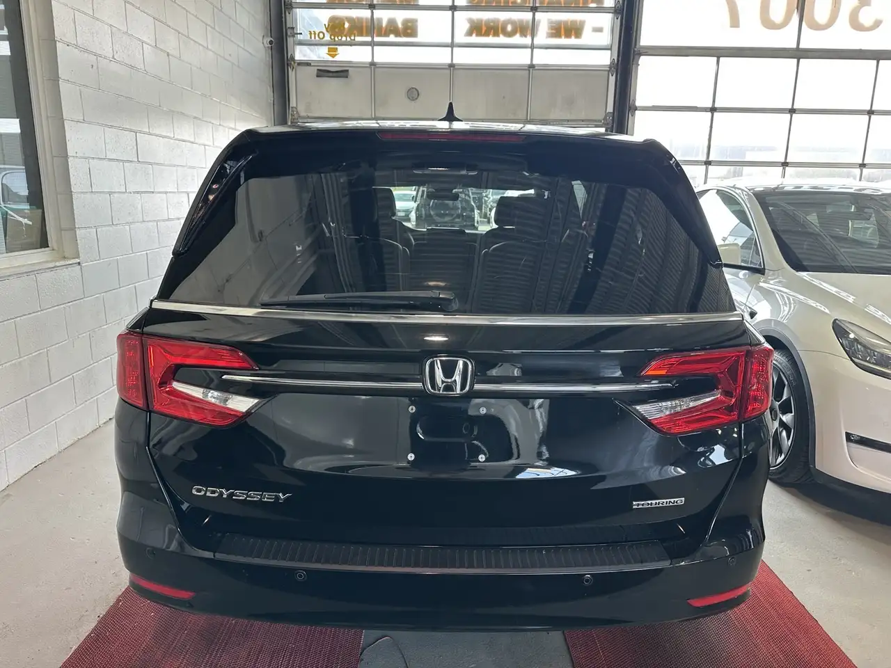 Honda Odyssey снимка Honda Odyssey