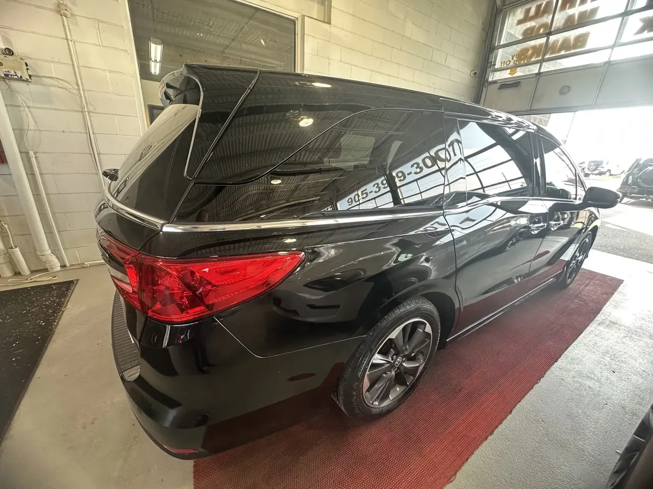 Honda Odyssey снимка Honda Odyssey