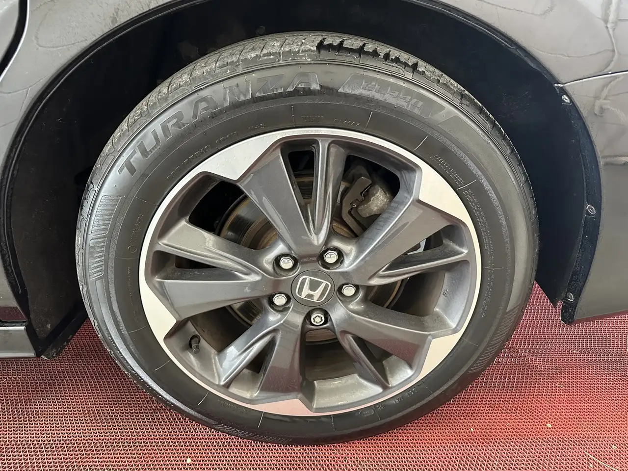 Honda Odyssey снимка Honda Odyssey