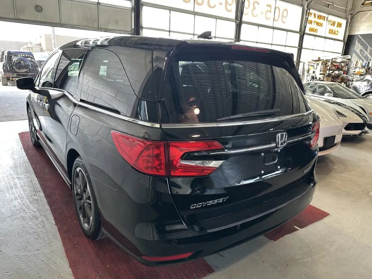Honda Odyssey снимка Honda Odyssey