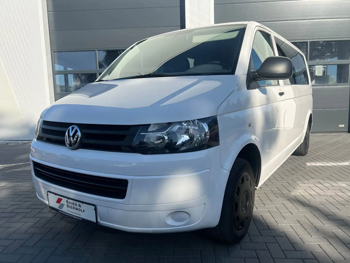 Volkswagen T5 Transporter lang Klima Kamera PDC AHK 9 Sitze Blanc - 2