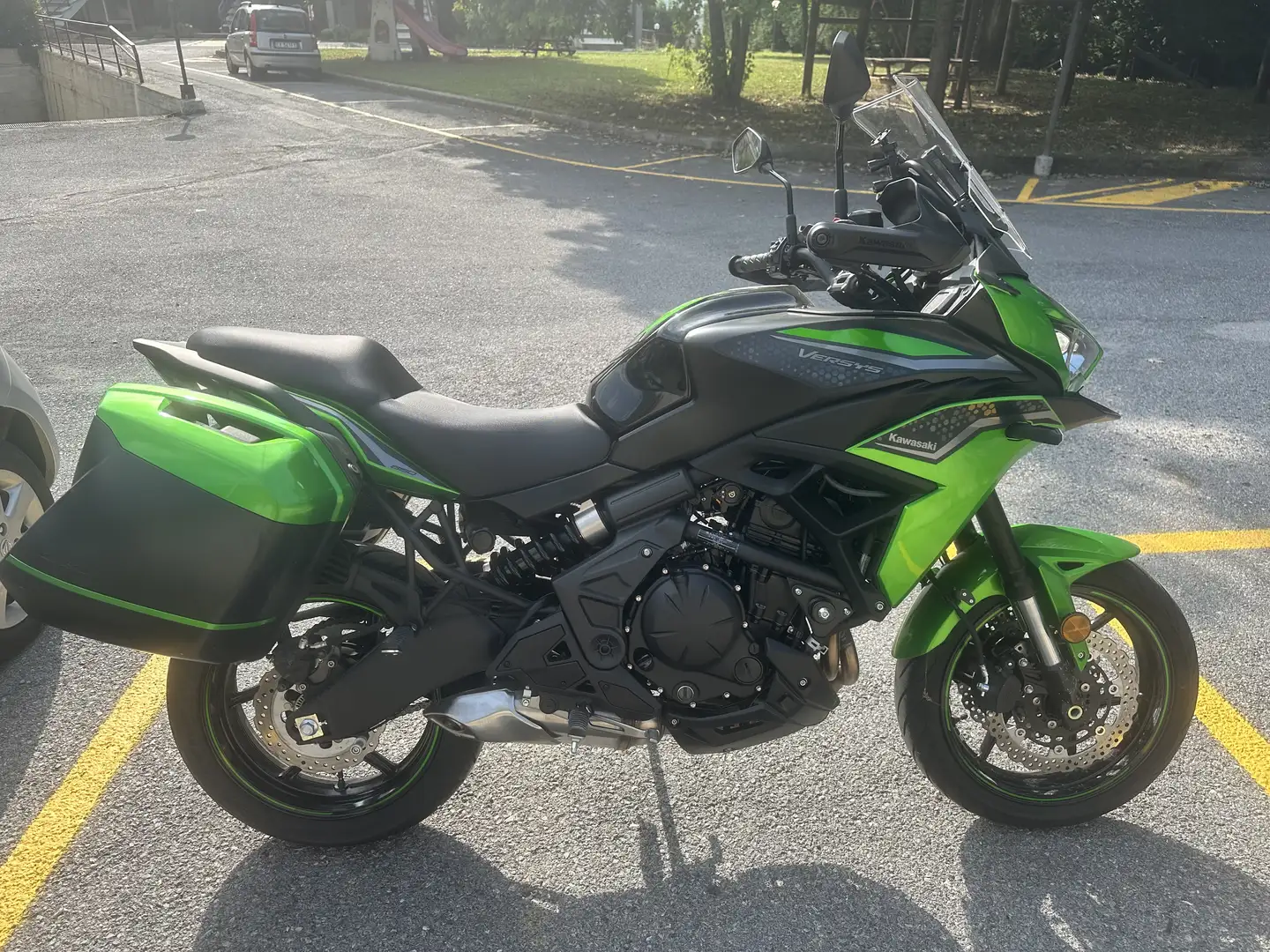 Kawasaki Versys 650 tourer - 1