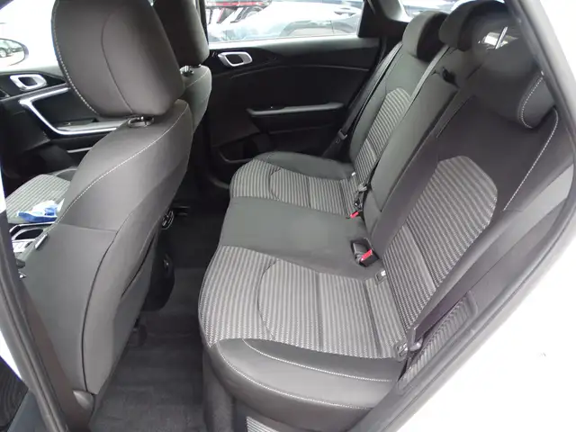 Kia Ceed view 8