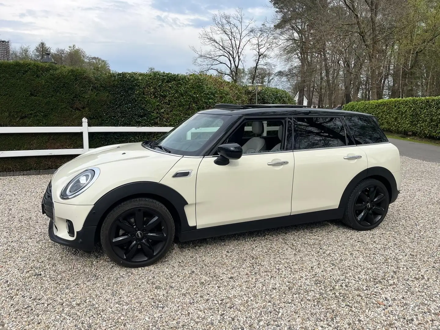 MINI Cooper Clubman Mini 1.5 Chili Automaat | NL-AUTO! | LUXE LEDER | Wit - 2