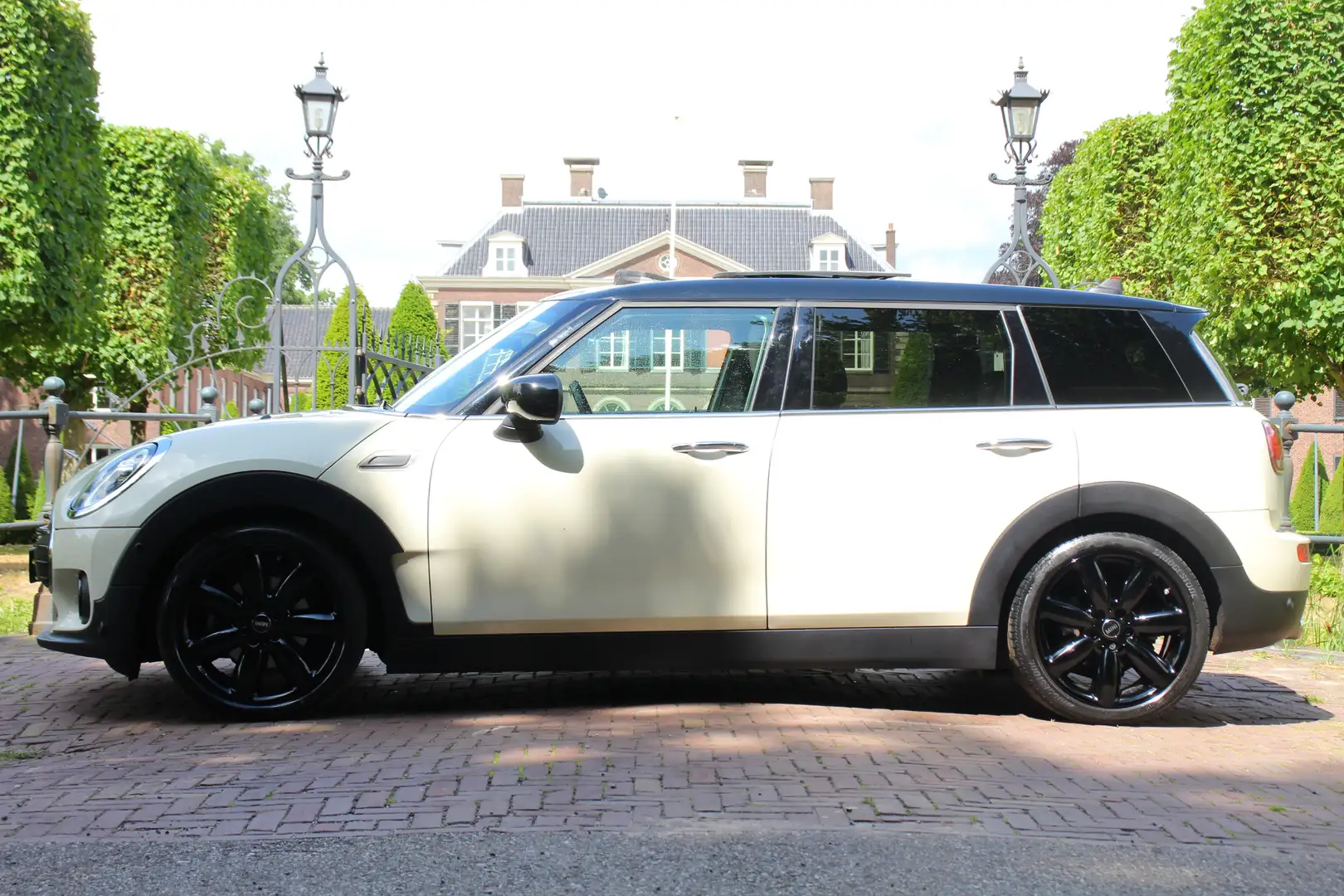 MINI Cooper Clubman Mini 1.5 Chili Automaat | NL-AUTO! | LUXE LEDER | Wit - 2