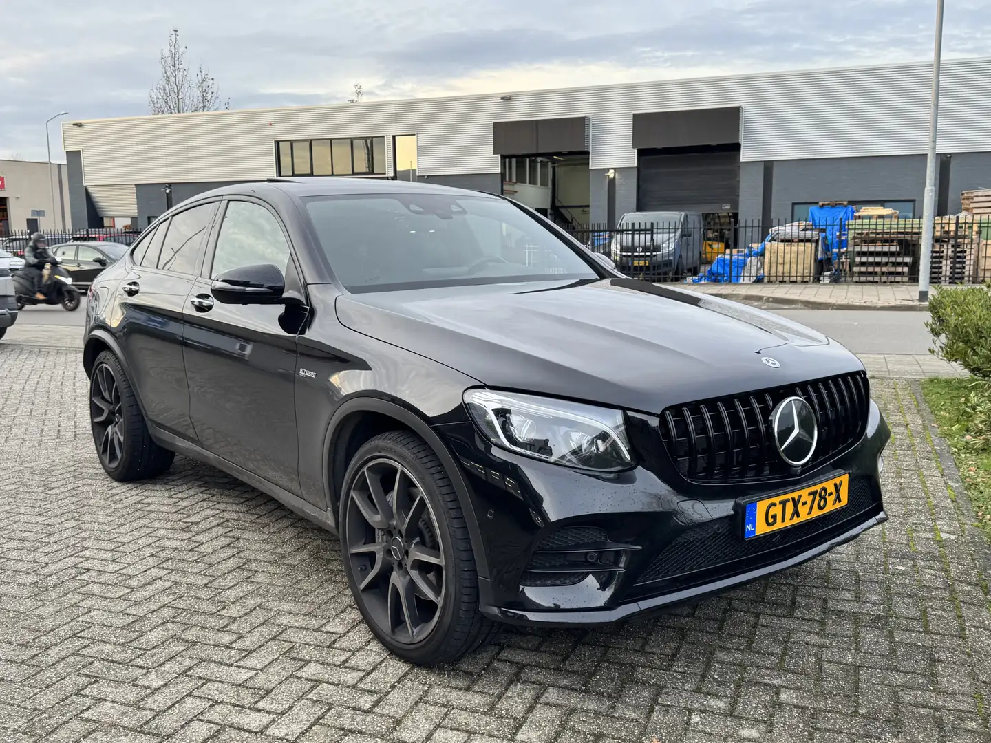 Mercedes-Benz GLC 43 AMG Coupé GLC 368pk 4MATIC Full Options 32dkm!!! Zwart - 2
