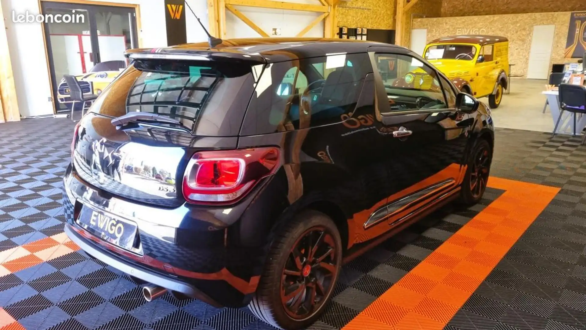 DS Automobiles DS 3 1.2 puretech 110 performance line bva Zwart - 2