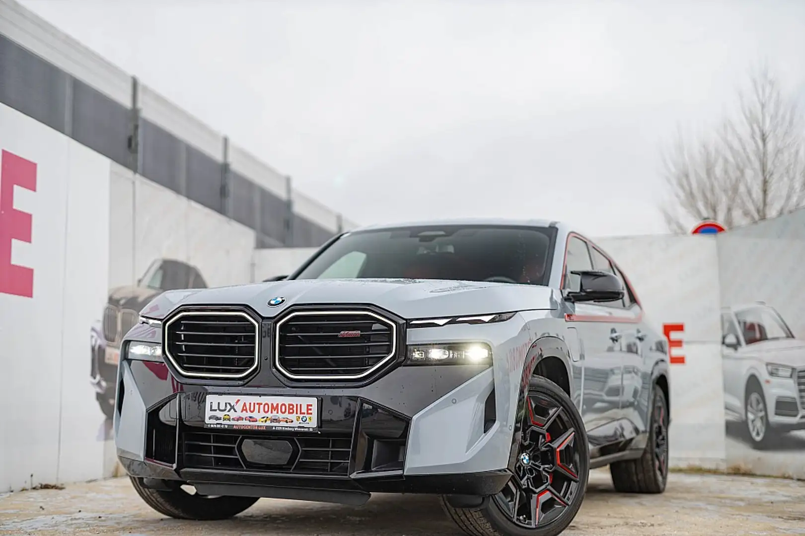 BMW XM Label Red 29,4kWh Aut. Red Label Mega Voll Bílá - 1