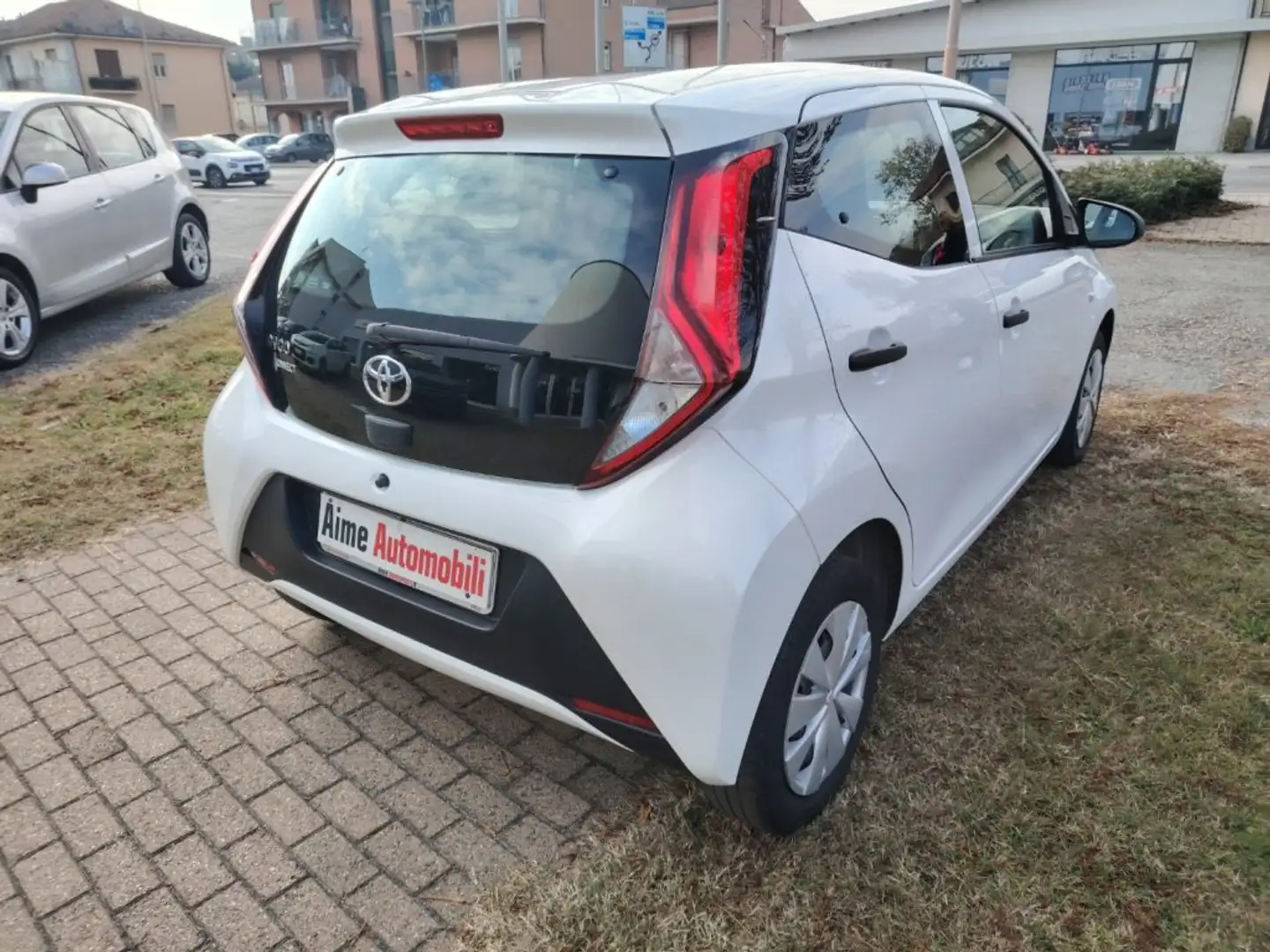 Toyota Aygo Connect 1.0 VVT-i 72CV 5 porte x-business light Bianco - 2