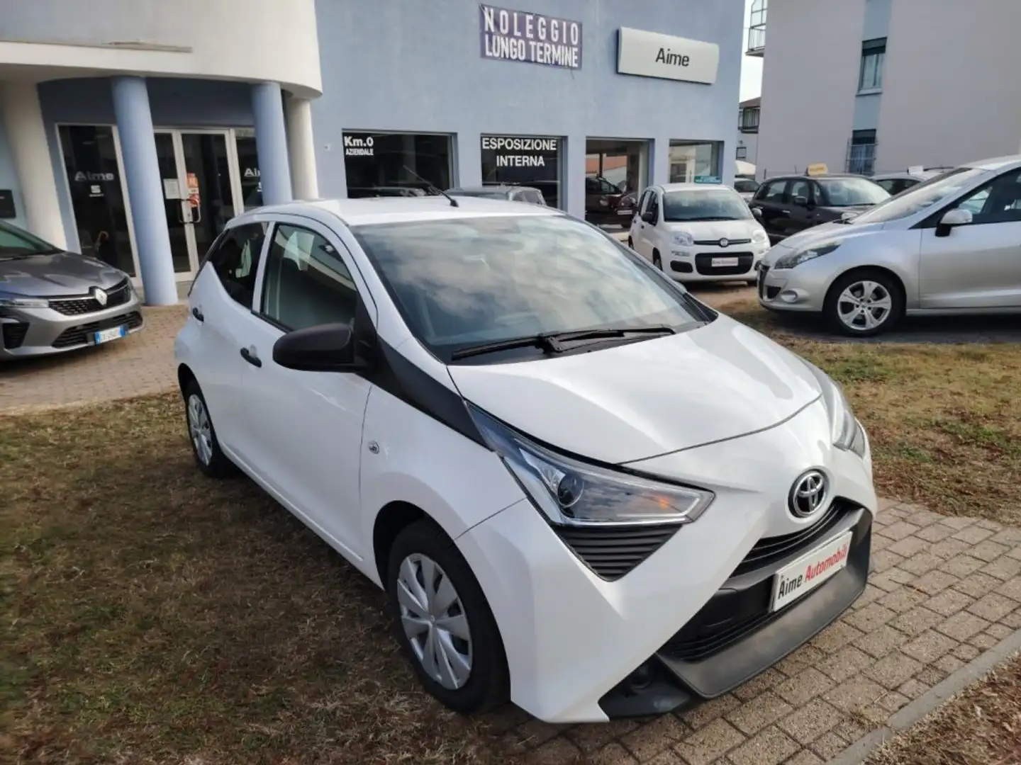Toyota Aygo Connect 1.0 VVT-i 72CV 5 porte x-business light Bianco - 1