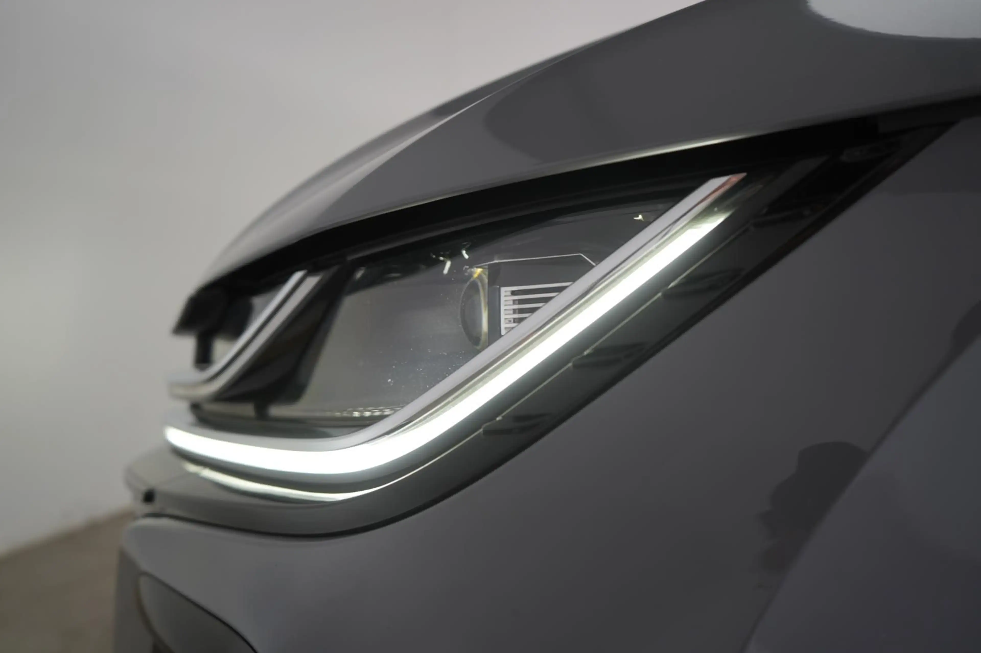 Volkswagen Arteon Shooting Brake R 2.0 TSI 4Motion Leder/AC — photo 9