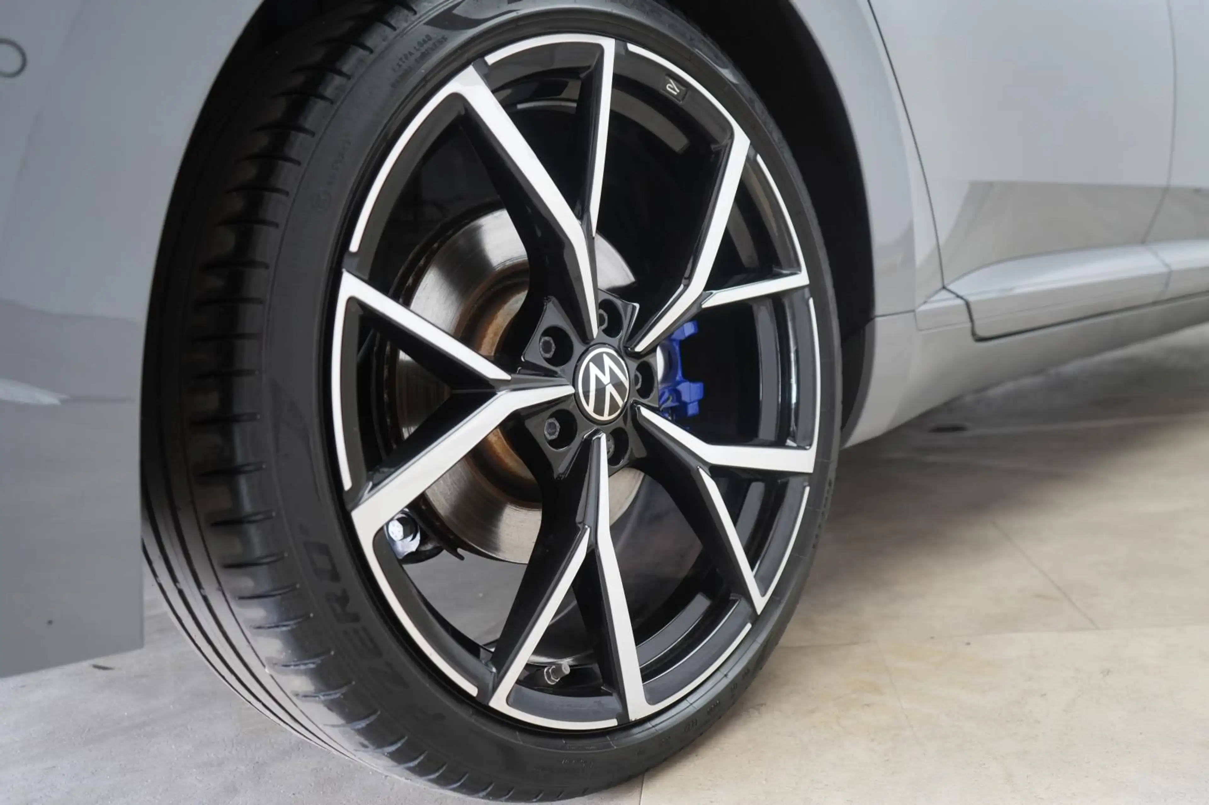 Volkswagen Arteon Shooting Brake R 2.0 TSI 4Motion Leder/AC — photo 14