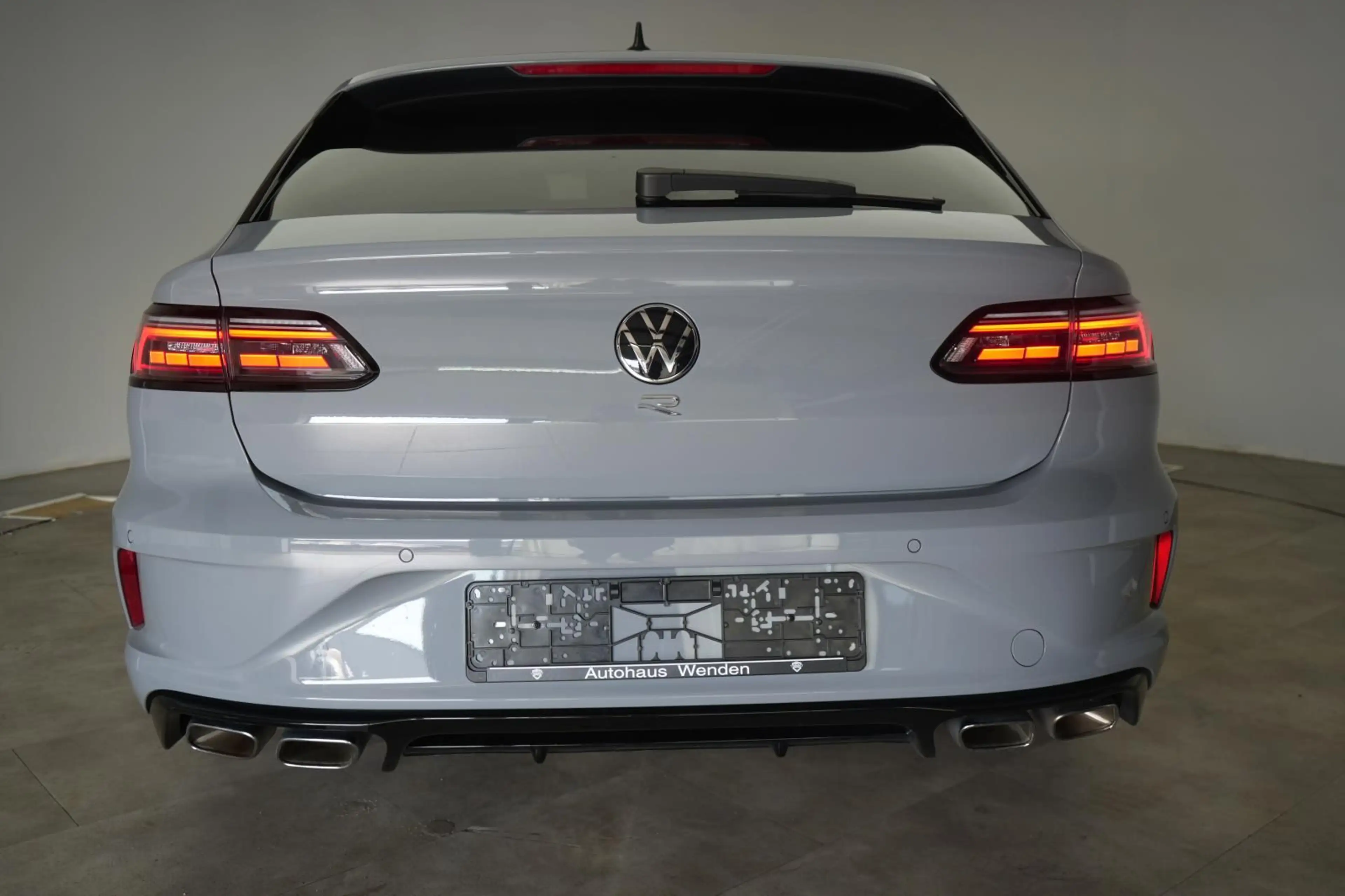 Volkswagen Arteon Shooting Brake R 2.0 TSI 4Motion Leder/AC — photo 6