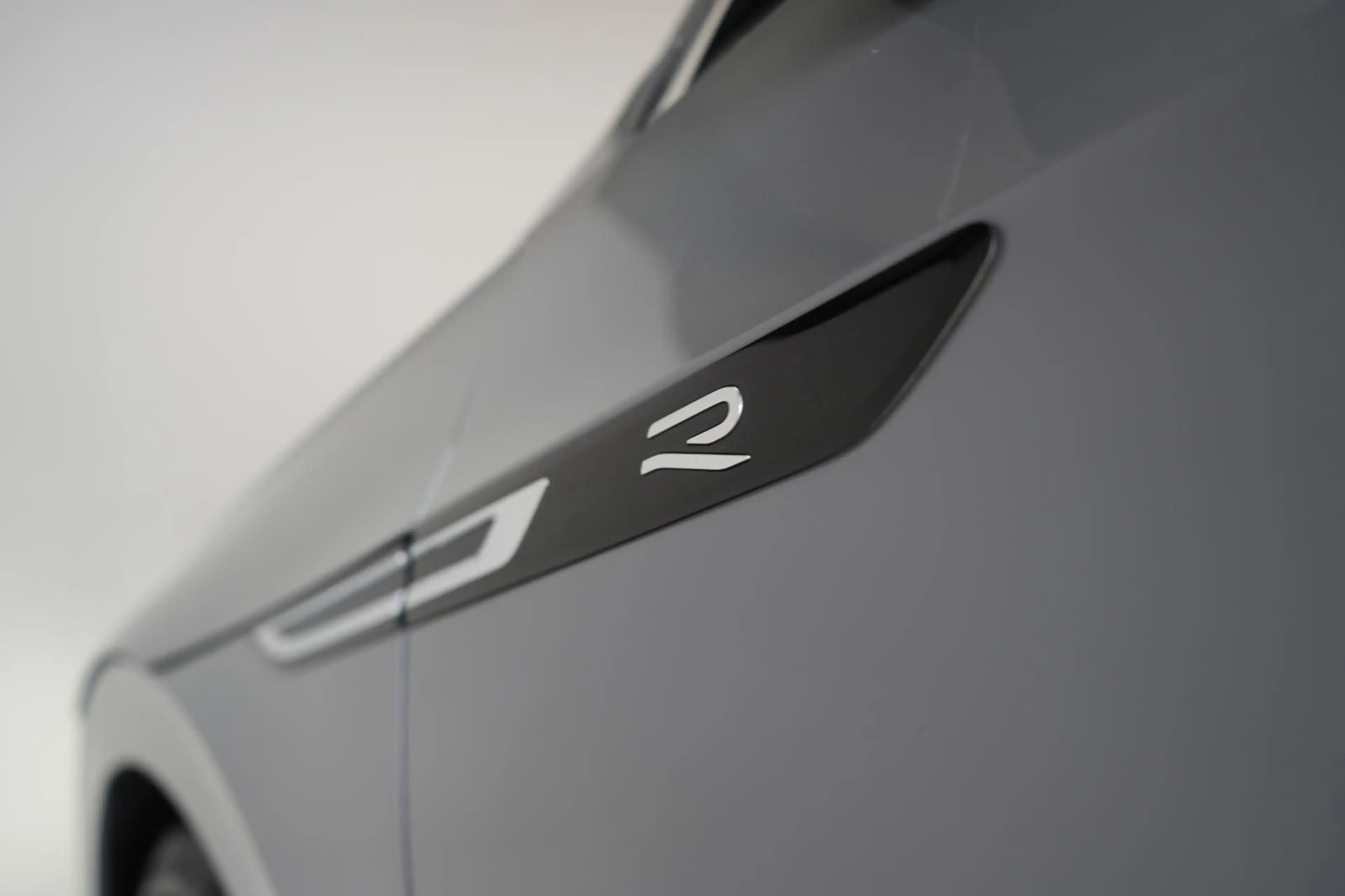 Volkswagen Arteon Shooting Brake R 2.0 TSI 4Motion Leder/AC — photo 12