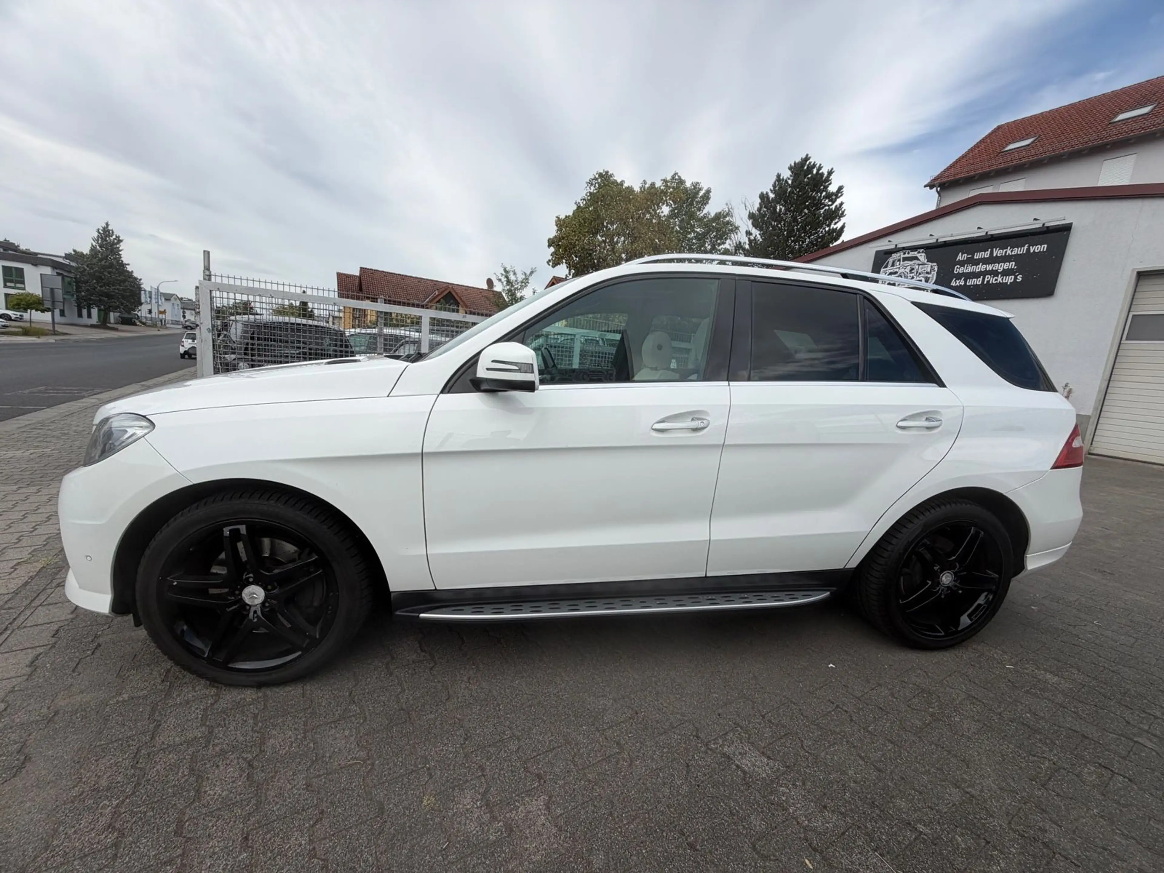 Mercedes-Benz ML 350 ML ML 350 BlueEfficiency 4Matic — photo 4