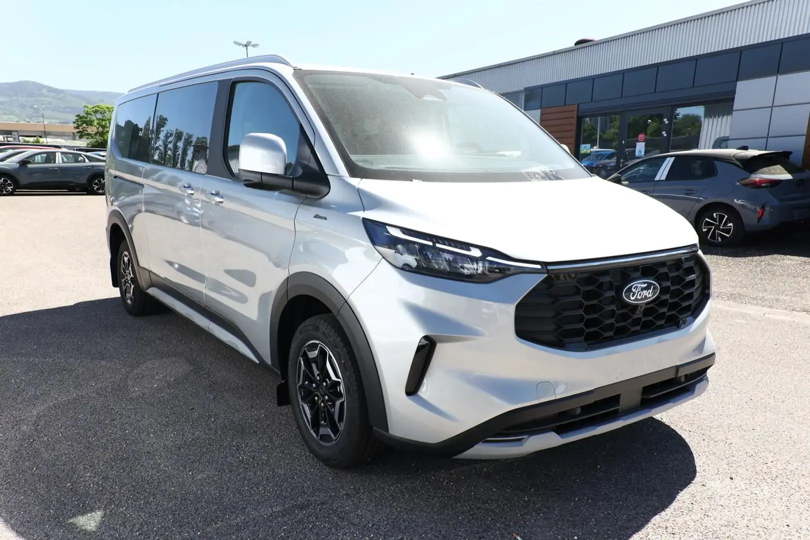 Ford Tourneo Custom Active Aut L2 AHK ACC 3Z-Klima 8S 125 kW (170 P... Silber - 2