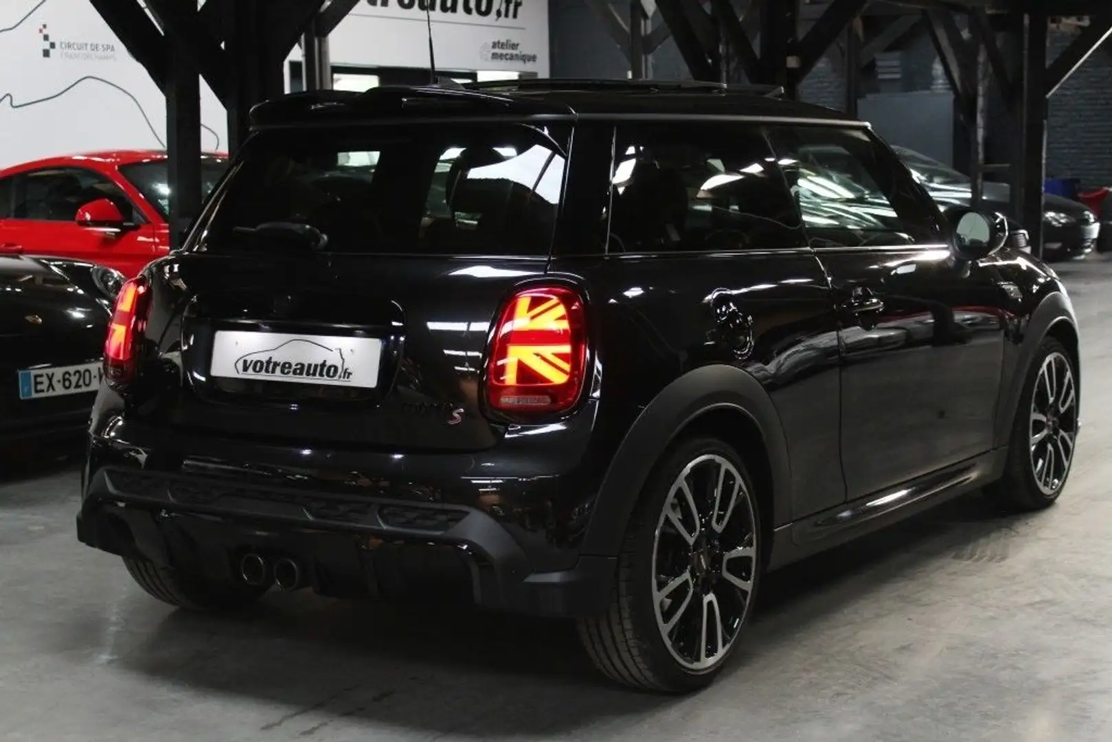 MINI Cooper S III (2) (F56) HATCH 2.0 178 COOPER S FINITION JCW BVA7 3P Noir - 2