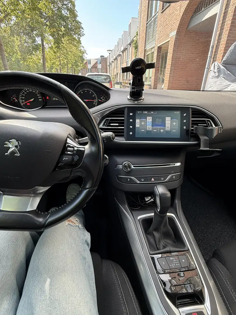 Peugeot 308 1.2 PureT.Blue L. Pr Biały - 2