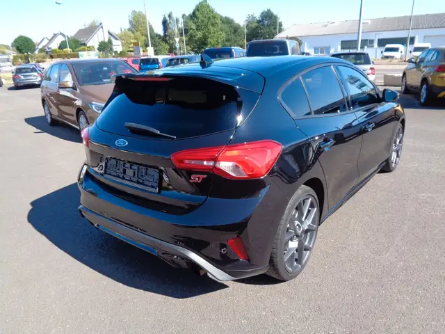 Ford Focus view 4