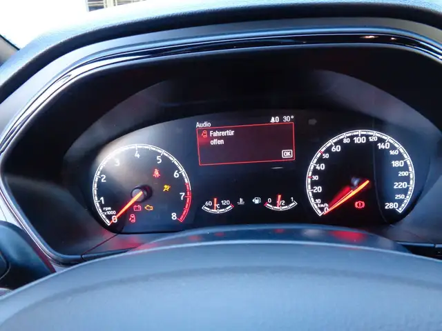 Ford Focus view 14