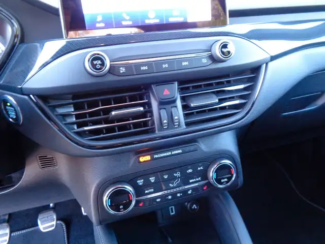 Ford Focus view 13