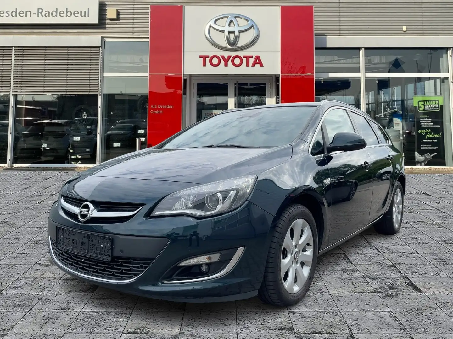 Opel Astra J Sports Tourer 2.0 CDTI Exklusiv Navi Groen - 2