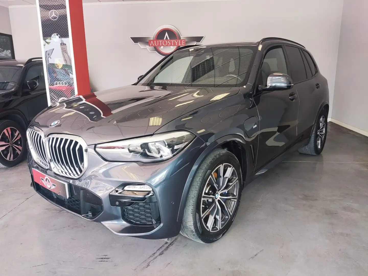 BMW X5 xDrive45e Gris - 1