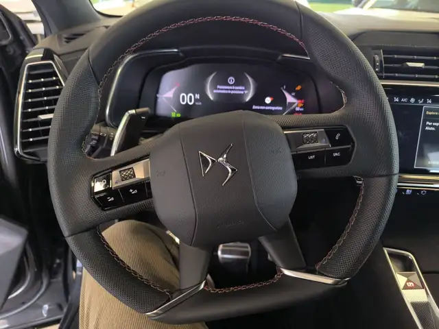 DS Automobiles DS 7 Crossback view 16