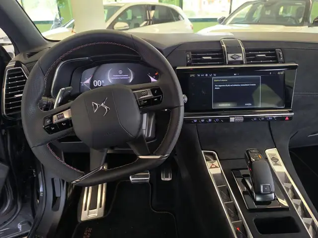 DS Automobiles DS 7 Crossback view 11
