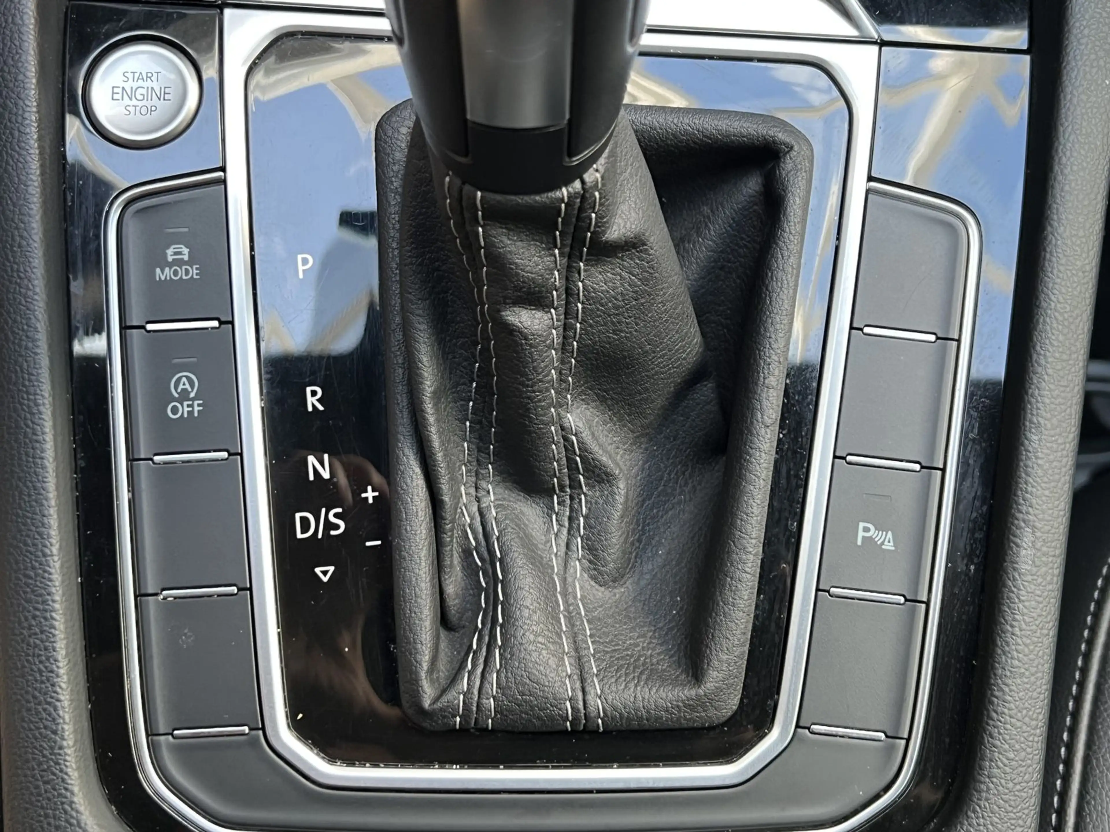 Volkswagen Arteon R-Line Leder Navi Kamera AHK "20 LED Spor — photo 14