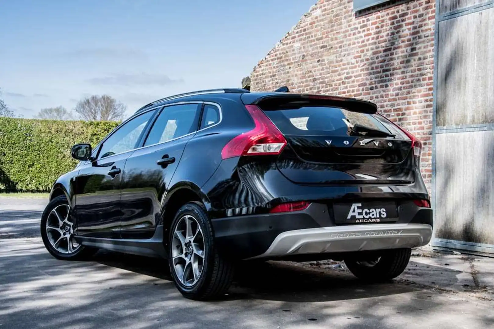 Volvo V40 Cross Country D2 / OCEAN RACE / MANUAL / BELGIAN CAR / LEATHER Negru - 2
