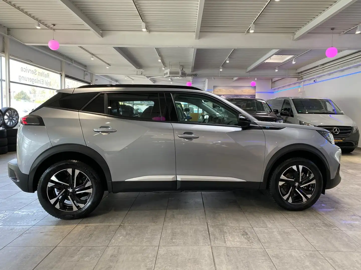 Peugeot 2008 e- Allure Pack *Garantie*1.Hand* Gris - 2