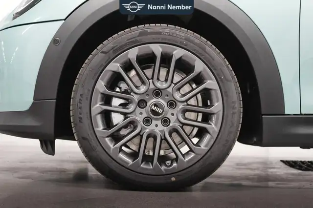 Mini Convertible view 7